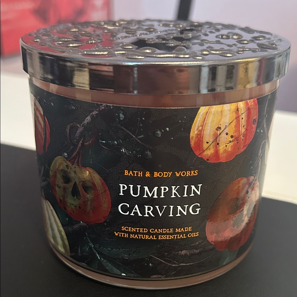 NWT Bath & Body Works Pumpkin Carving Candle - Black and Orange